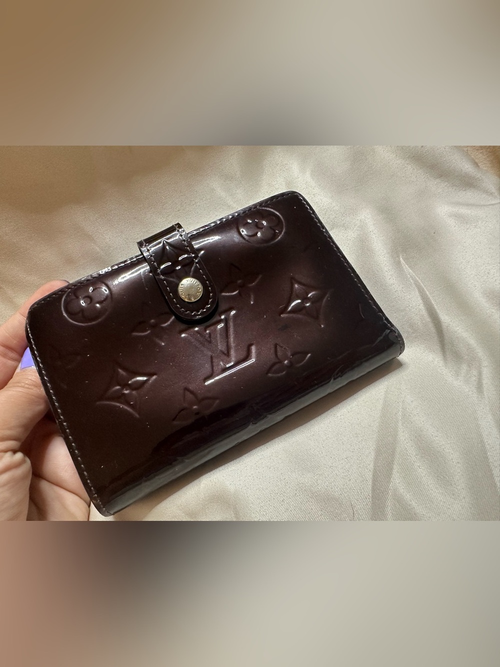 Louis Vuitton Vernis Wallet in Dark Wine Patent - Picture 5 of 11